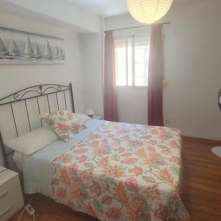 Visit Gibraltar Stay In La Linea For Less! La Línea de la Concepción Buitenkant foto