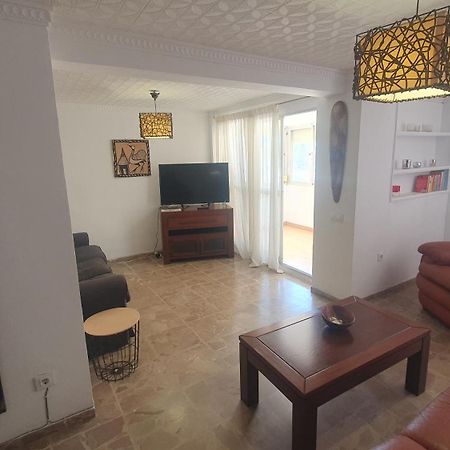Visit Gibraltar Stay In La Linea For Less! La Línea de la Concepción Buitenkant foto