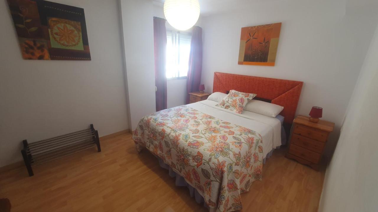 Visit Gibraltar Stay In La Linea For Less! La Línea de la Concepción Buitenkant foto